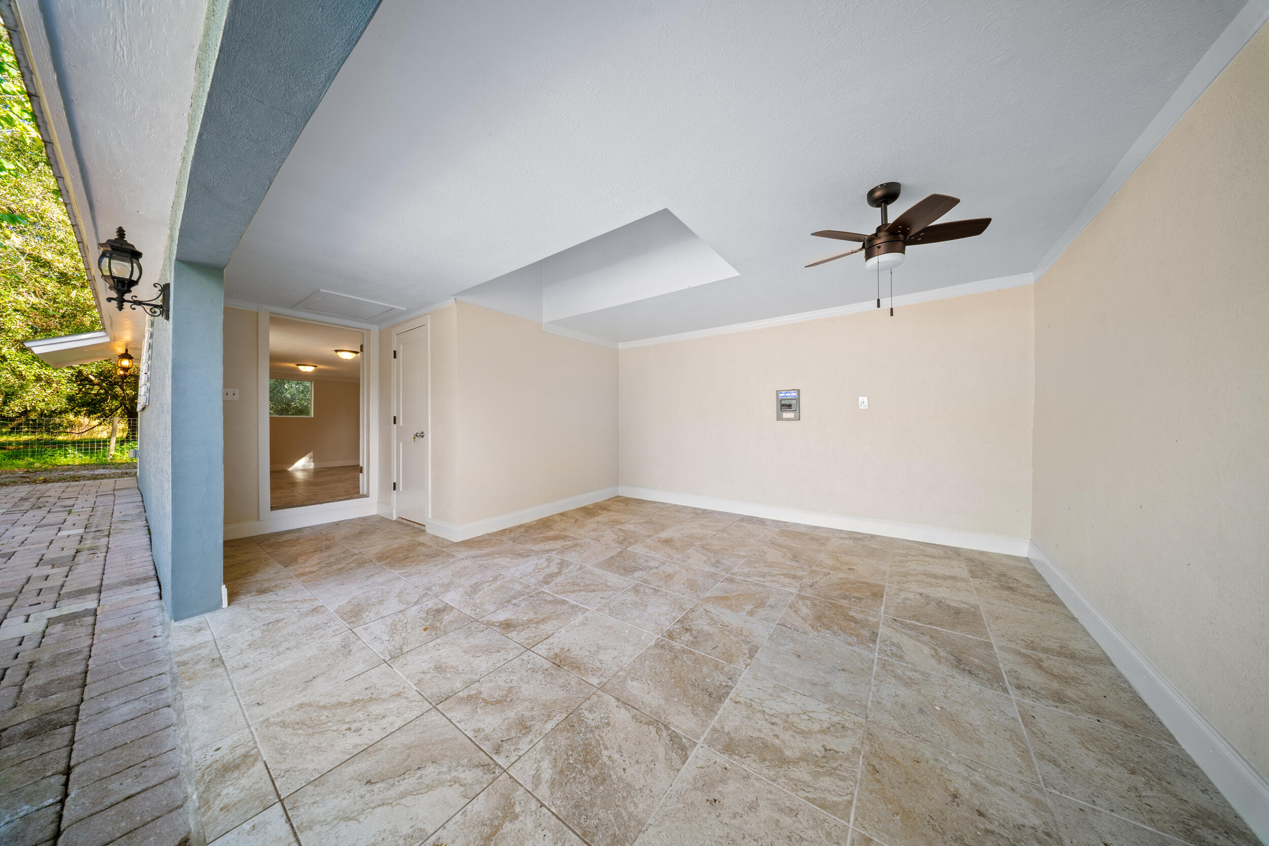 250 Northwest 98th Street Okeechobee, FL 34972 - Photo 29 of 39 Cover Porch