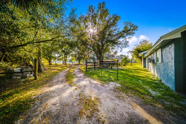 $548,000 | 250 Northwest 98th Street, Okeechobee, FL 34972