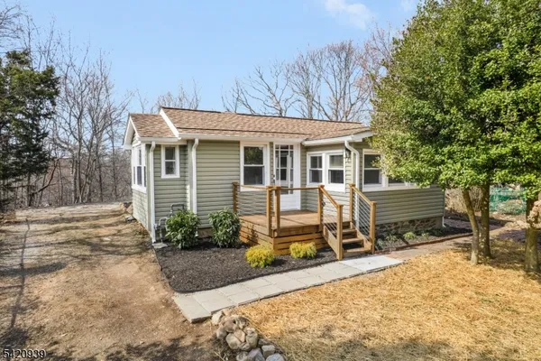 $364,900 | 23 Harriet Way, Landing, NJ 07850