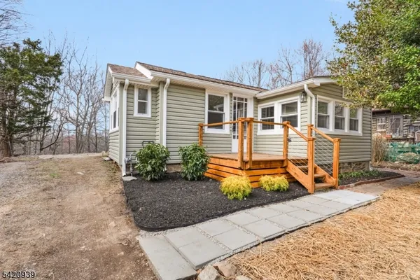 $364,900 | 23 Harriet Way, Landing, NJ 07850