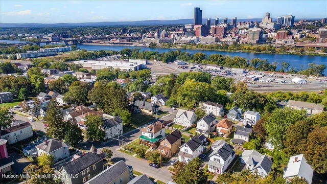 $250,000 | 1309 2nd Street, Rensselaer, NY 12144