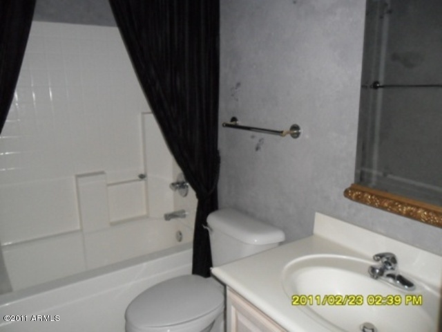 3228 West Redbird Road Phoenix, AZ 85083 - Photo 6 of 13 Bath3