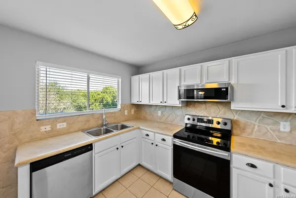 $2,095 | 25615 Velvet Rose, San Antonio, TX 78260