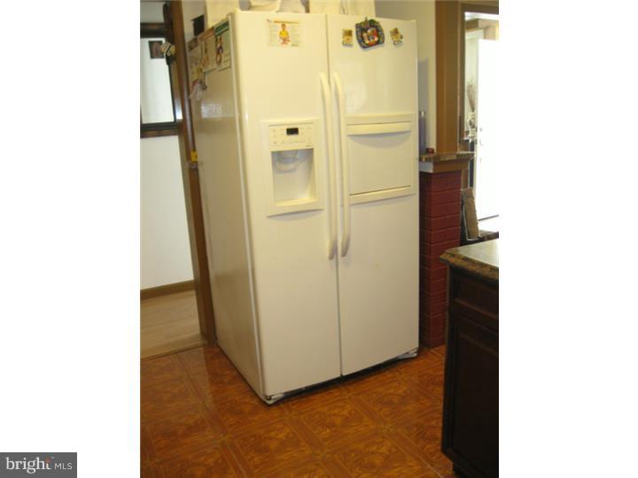 7943 Verree Road Philadelphia, PA 19111 - Photo 11 of 25 Kitchen