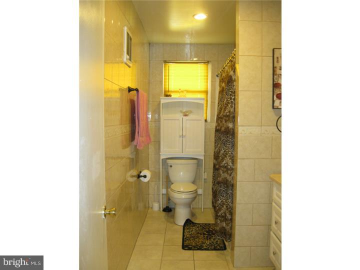 7943 Verree Road Philadelphia, PA 19111 - Photo 17 of 25 Bathroom
