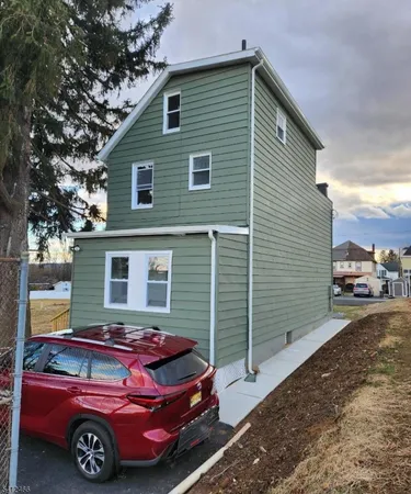 $2,300 | 988 Bieher Alley, Phillipsburg, NJ 08865
