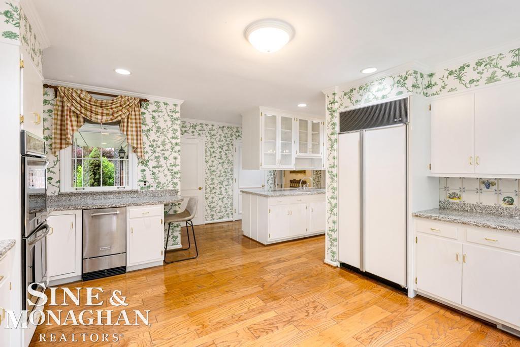 681 Lake Shore Road Grosse Pointe Shores, MI 48236 - Photo 11 of 75