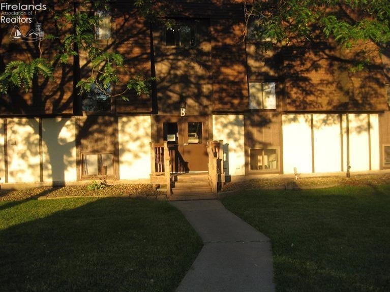 2115 Cleveland Road West, Unit 304B Huron, OH 44839 - Photo 1 of 10 Gallery Image 1