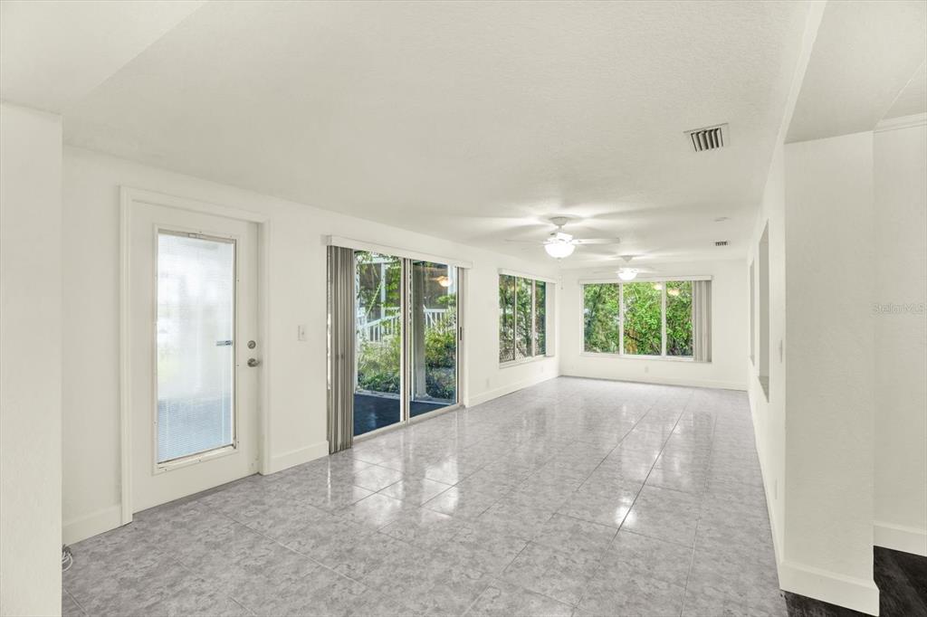 102 West North Branch Road Ruskin, FL 33570 - Photo 15 of 50