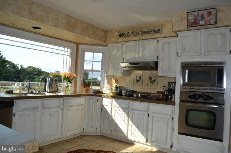 21669 St Louis Road Middleburg, VA 20117 - Photo 13 of 30 Kitchen