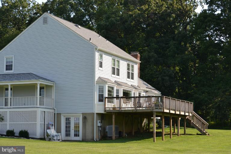 21669 St Louis Road Middleburg, VA 20117 - Photo 3 of 30 Exterior (Rear)