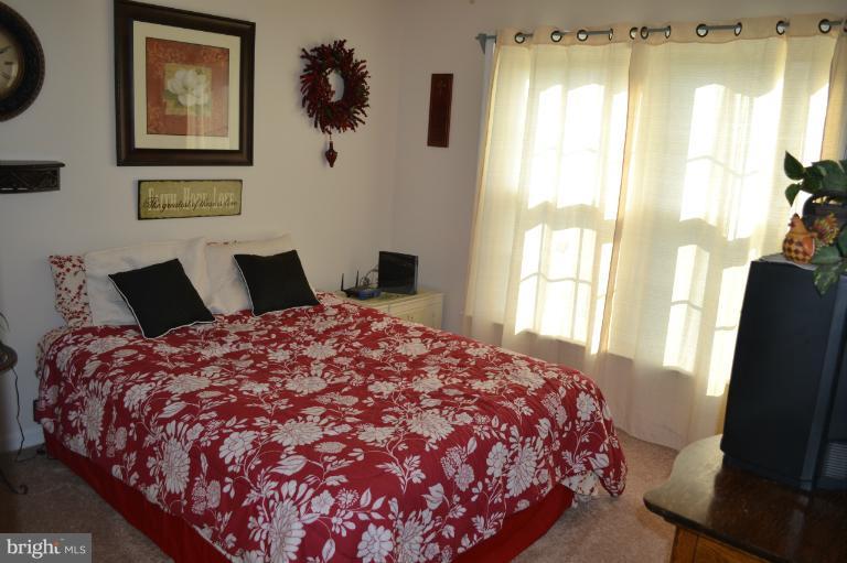 21669 St Louis Road Middleburg, VA 20117 - Photo 23 of 30 Bedroom