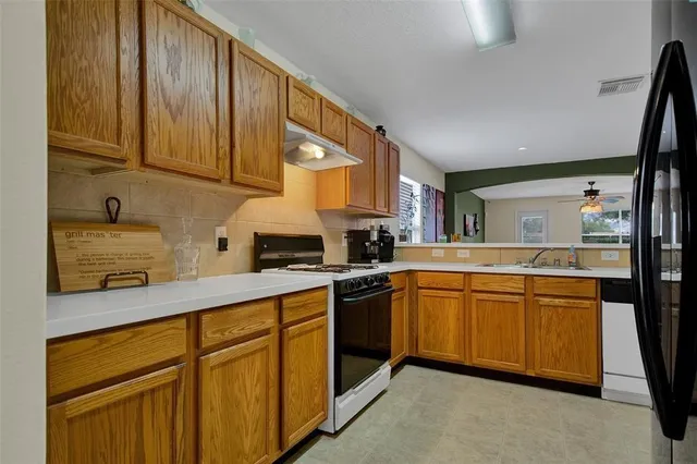 $2,100 | 615 Salma Court, Houston, TX 77073