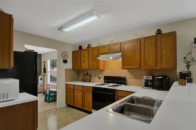 $2,100 | 615 Salma Court, Houston, TX 77073