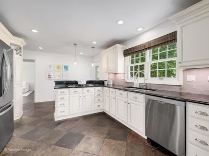 $974,900 | 828 Cambridge Avenue, Elmhurst, IL 60126