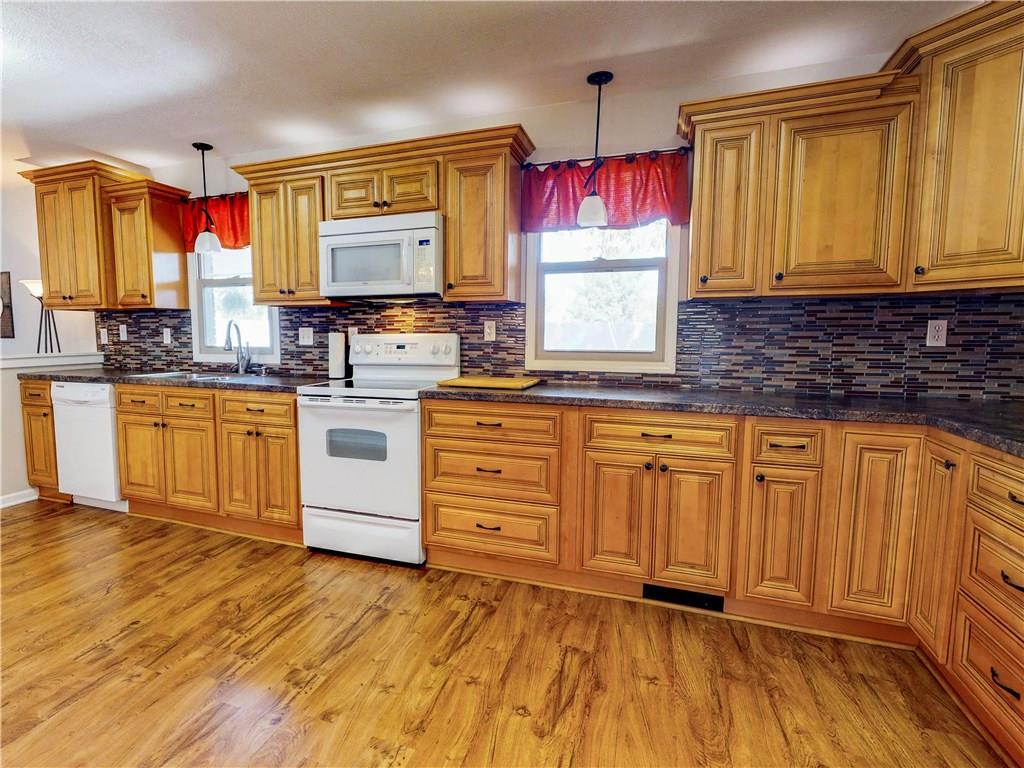8349 Dix Road Indianapolis, IN 46259 - Photo 8 of 32 Gallery Image 8