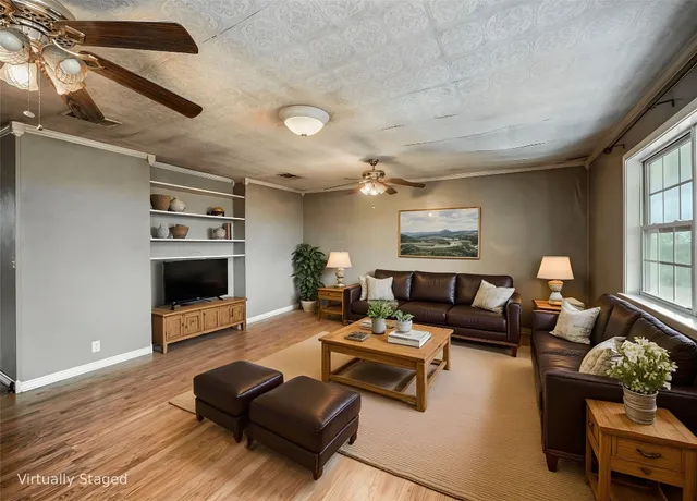 $490,000 | 1350 County Road 414, Hamilton, TX 76531