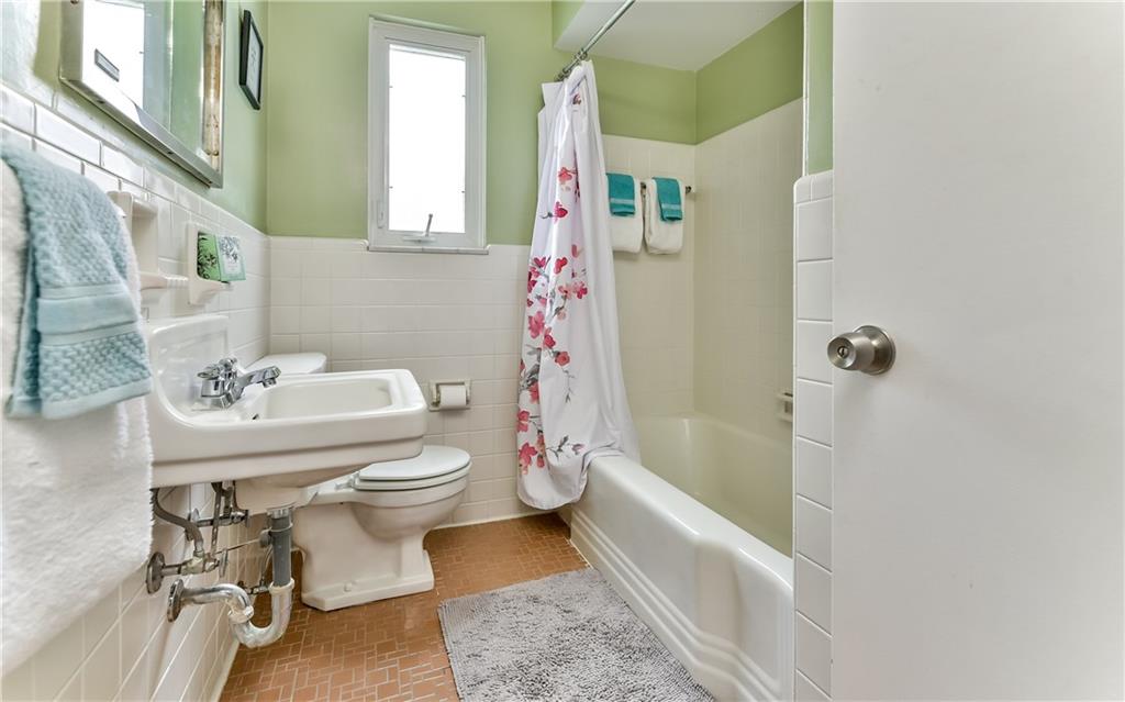 8409 Edwood Road Pittsburgh, PA 15237 - Photo 18 of 25 Upstairs Full bath