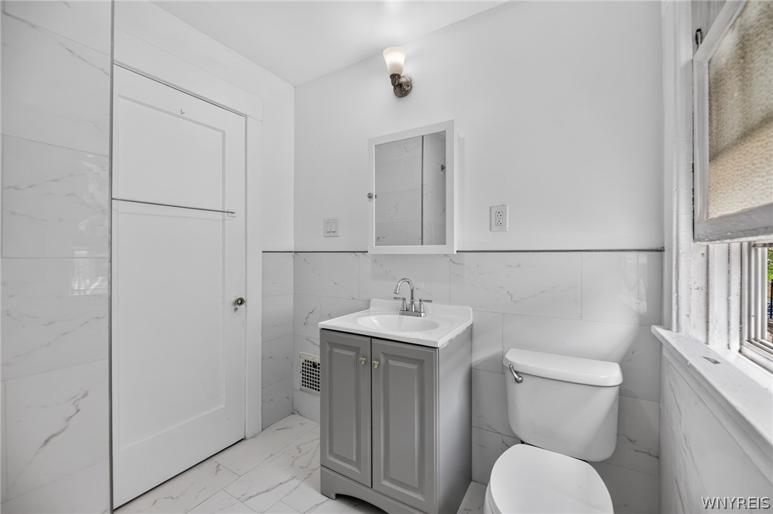 14 St James Road Cheektowaga, NY 14225 - Photo 35 of 45