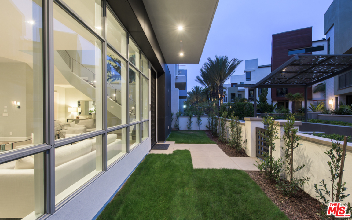 5914 Firefly Place Playa Vista, CA 90094 - Photo 3 of 28