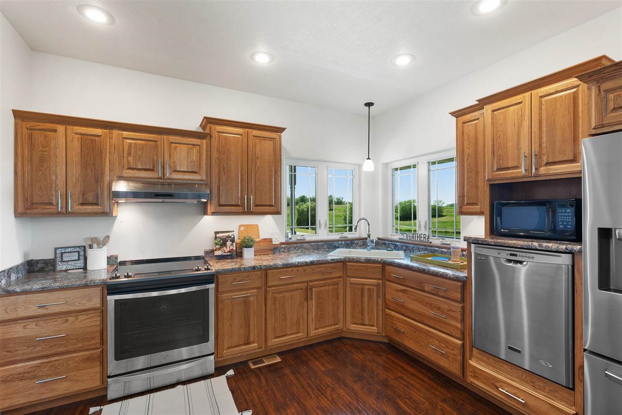4924 Walnut Road Southwest Kalona, IA 52247 - Photo 5 of 56 Gallery Image 5