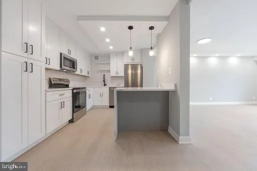 $2,399 | 205 Yoakum Parkway, Unit 516, Alexandria, VA 22304