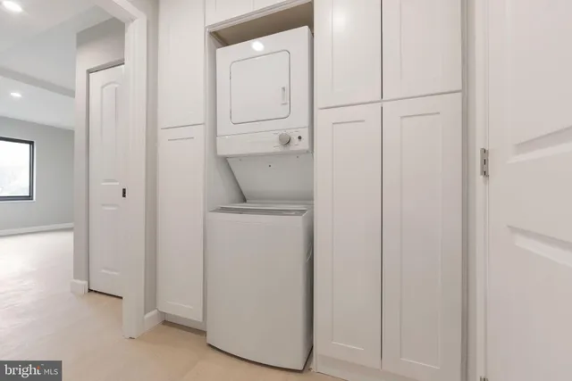 $2,399 | 205 Yoakum Parkway, Unit 516, Alexandria, VA 22304