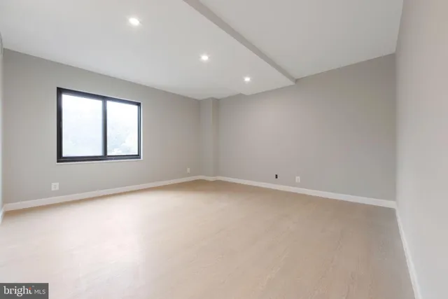 $2,399 | 205 Yoakum Parkway, Unit 516, Alexandria, VA 22304