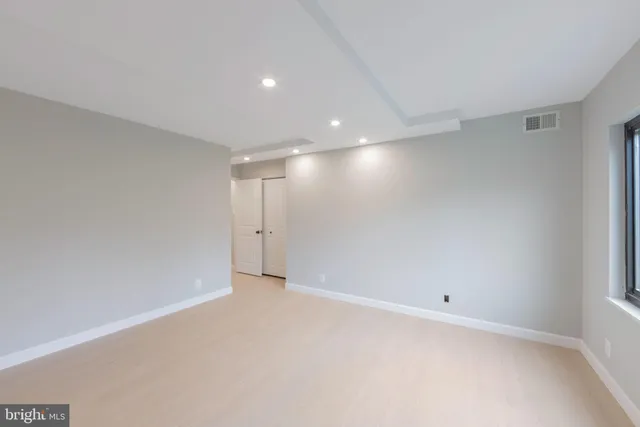 $2,399 | 205 Yoakum Parkway, Unit 516, Alexandria, VA 22304