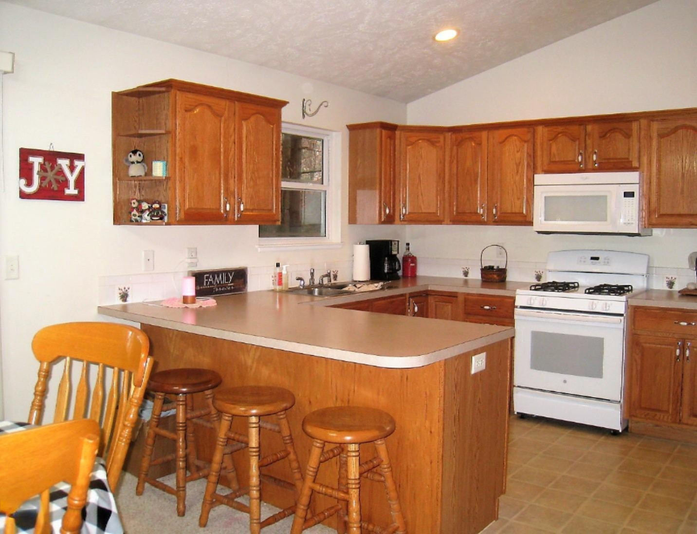 4657 Pine Hollow Road Muskegon, MI 49442 - Photo 3 of 16 IMG_8905