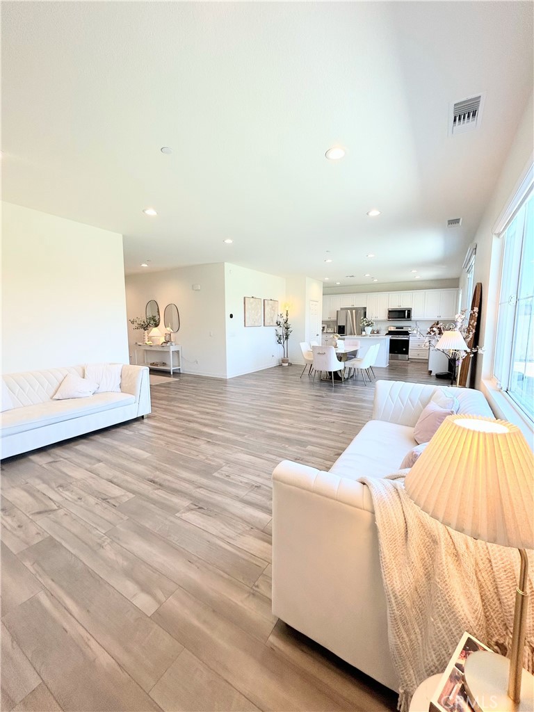 9677 Mondrian Lane Riverside, CA 92508 - Photo 11 of 36