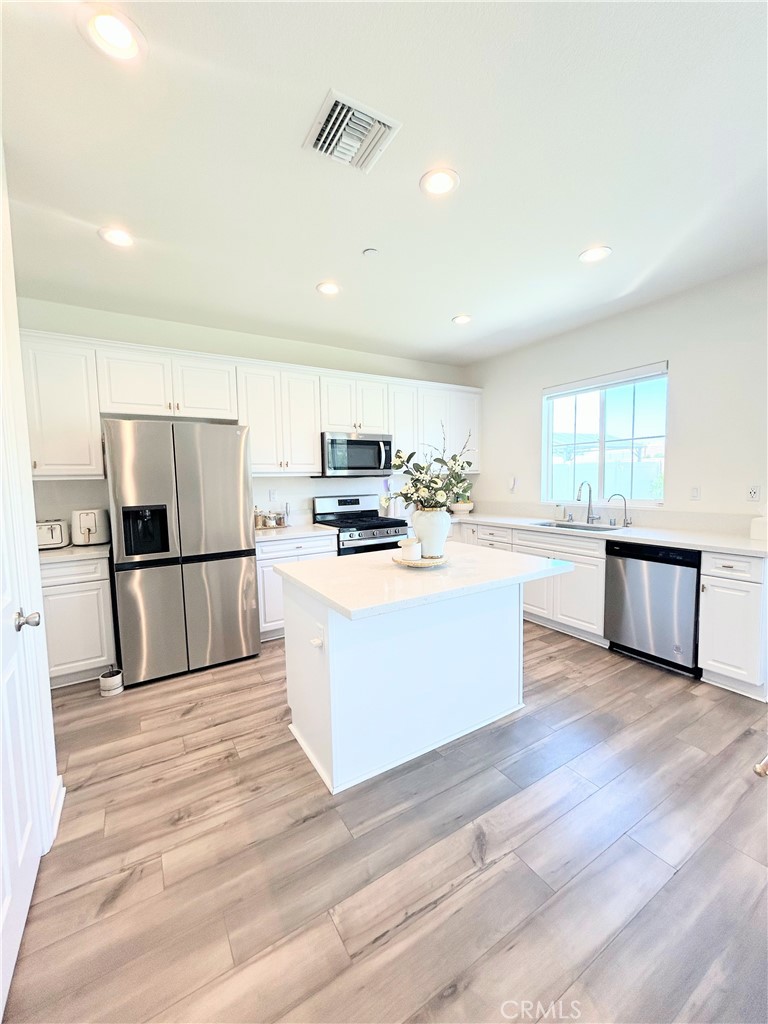 9677 Mondrian Lane Riverside, CA 92508 - Photo 14 of 36
