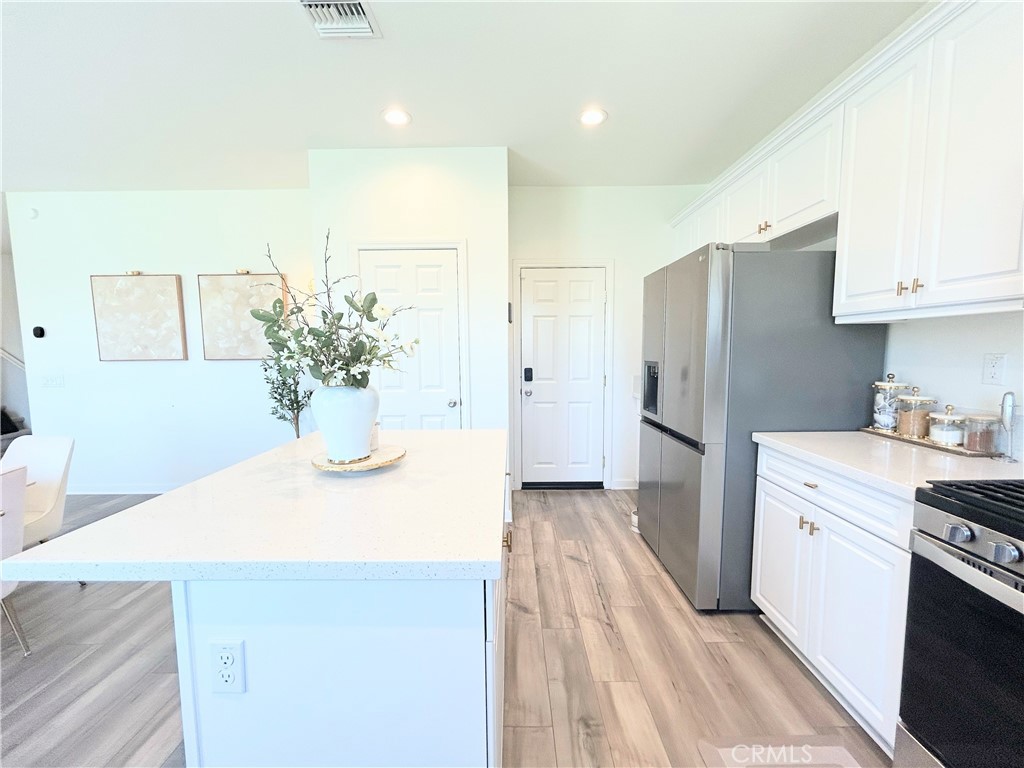 9677 Mondrian Lane Riverside, CA 92508 - Photo 15 of 36