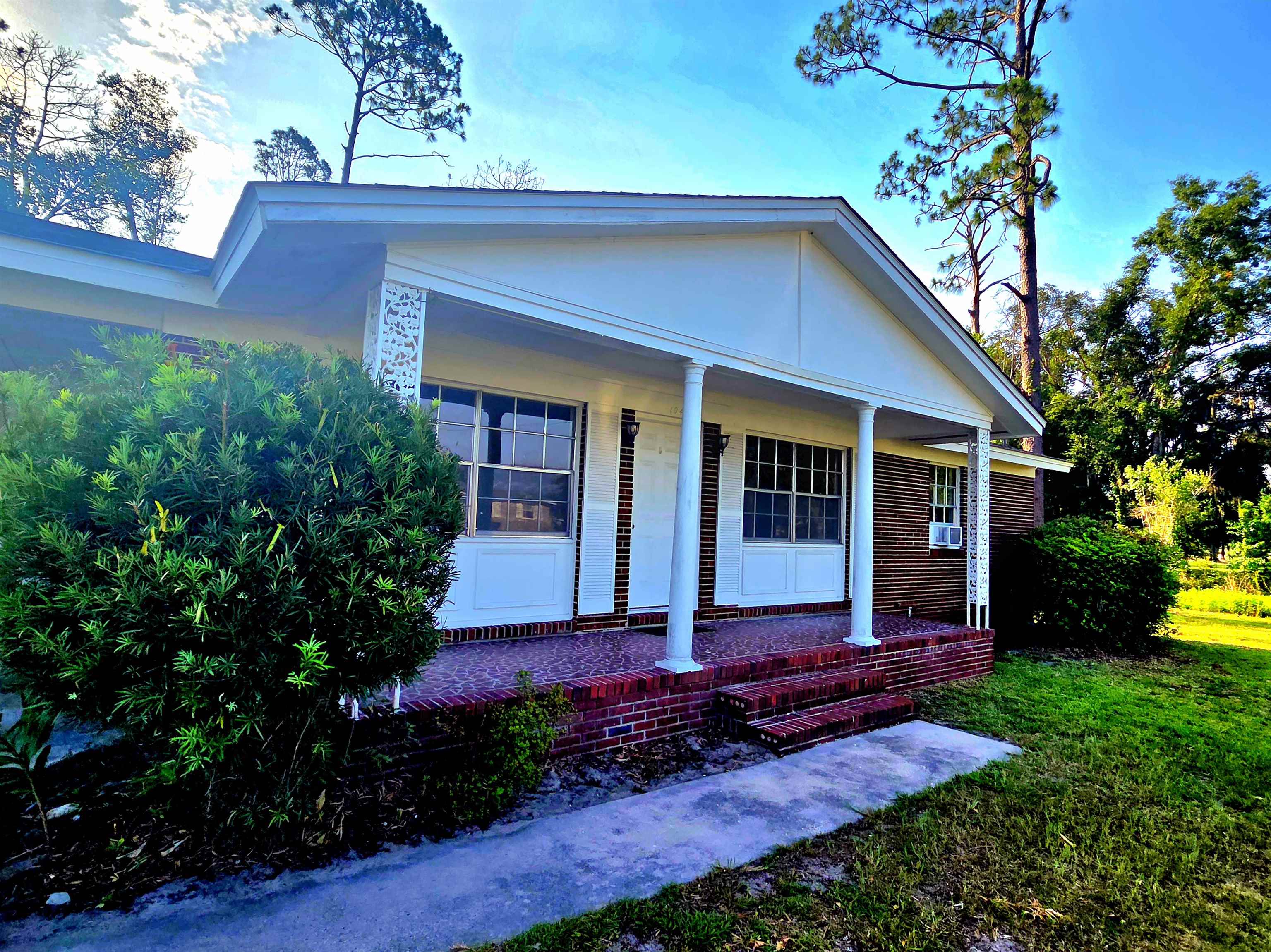 104 Forest Circle Perry, FL 32347 - Photo 3 of 21
