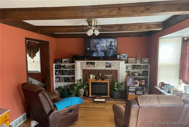 $379,900 | 29703 Water's Edge Road, Lincoln, MO 65338