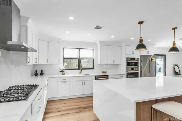 $1,856,888 | 8 Allison Drive, Old Bethpage, NY 11804