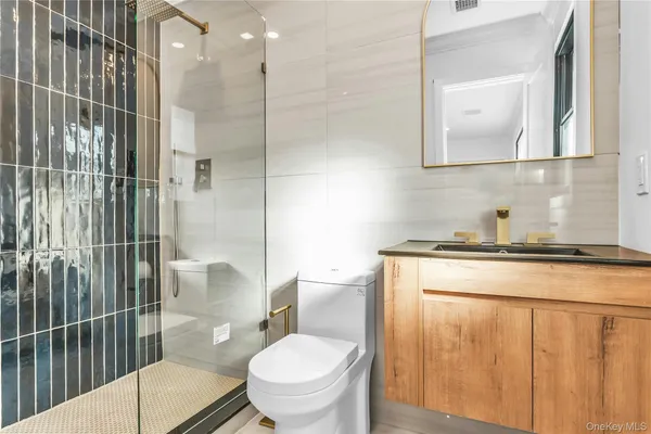 $1,856,888 | 8 Allison Drive, Old Bethpage, NY 11804