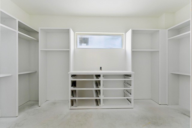 1106 Robbie Street Houston, TX 77009 - Photo 13 of 36 Oversized walk-in closet off primary bathroom.