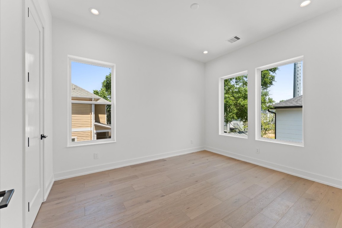 1106 Robbie Street Houston, TX 77009 - Photo 35 of 36 Previous build by TOMO Homes, selections and floor plans may vary.