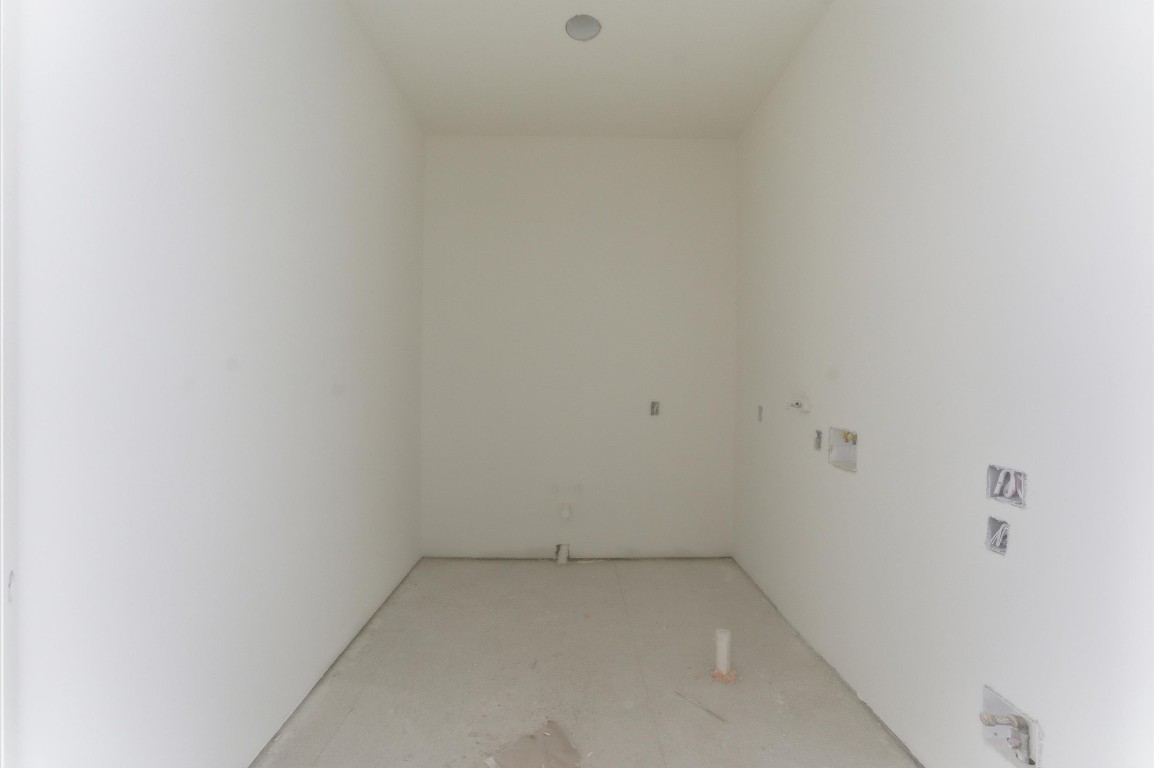 1106 Robbie Street Houston, TX 77009 - Photo 19 of 36 Laundry room.