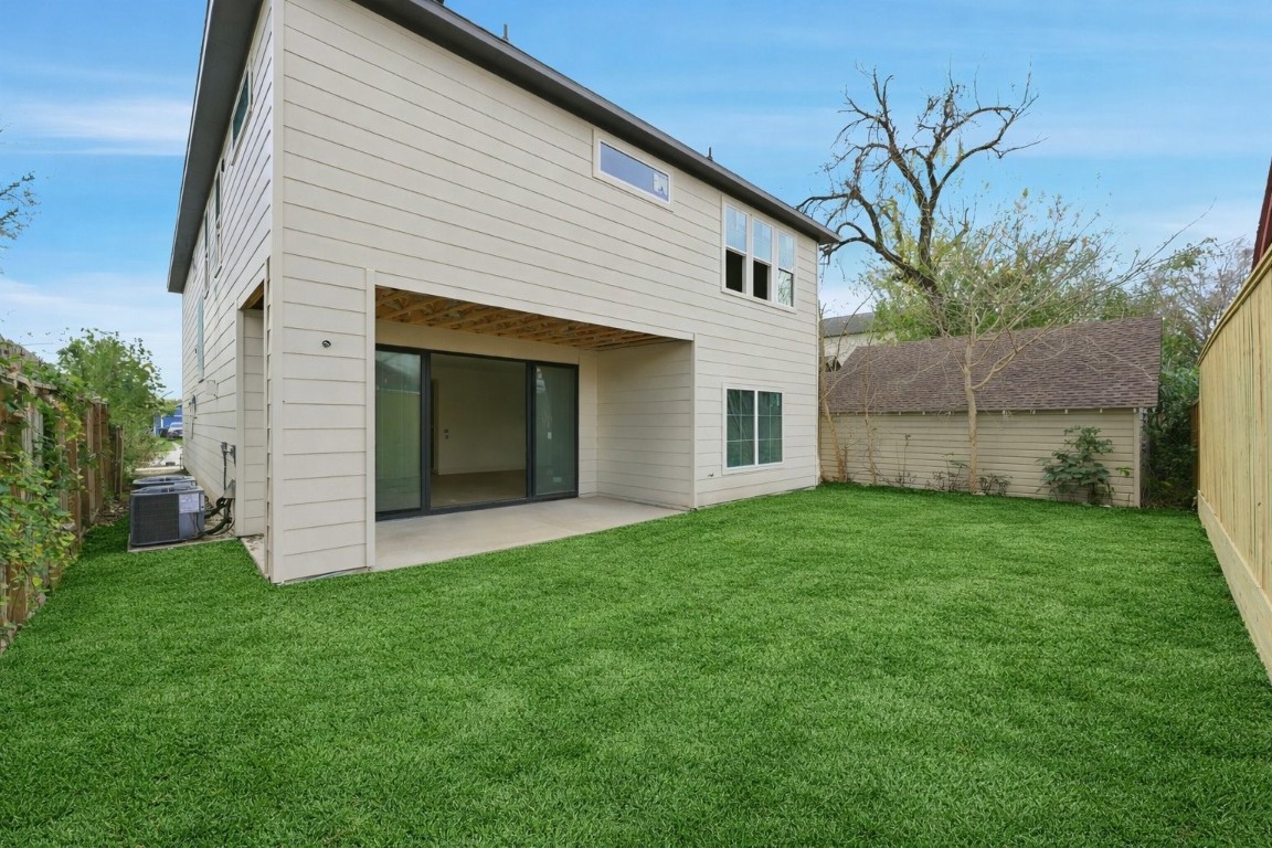 1106 Robbie Street Houston, TX 77009 - Photo 20 of 36 Large covered patio is ideal for entertaining guests.