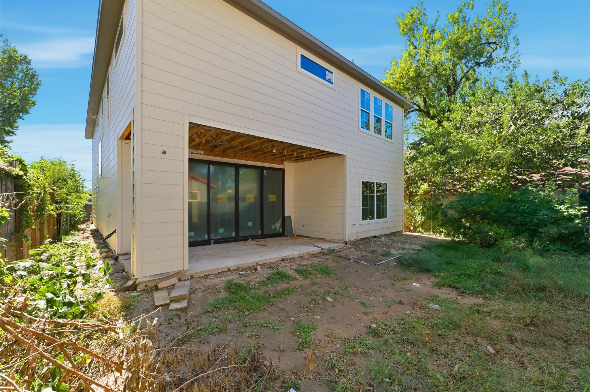 1106 Robbie Street Houston, TX 77009 - Photo 21 of 38 front view of a house with a yard