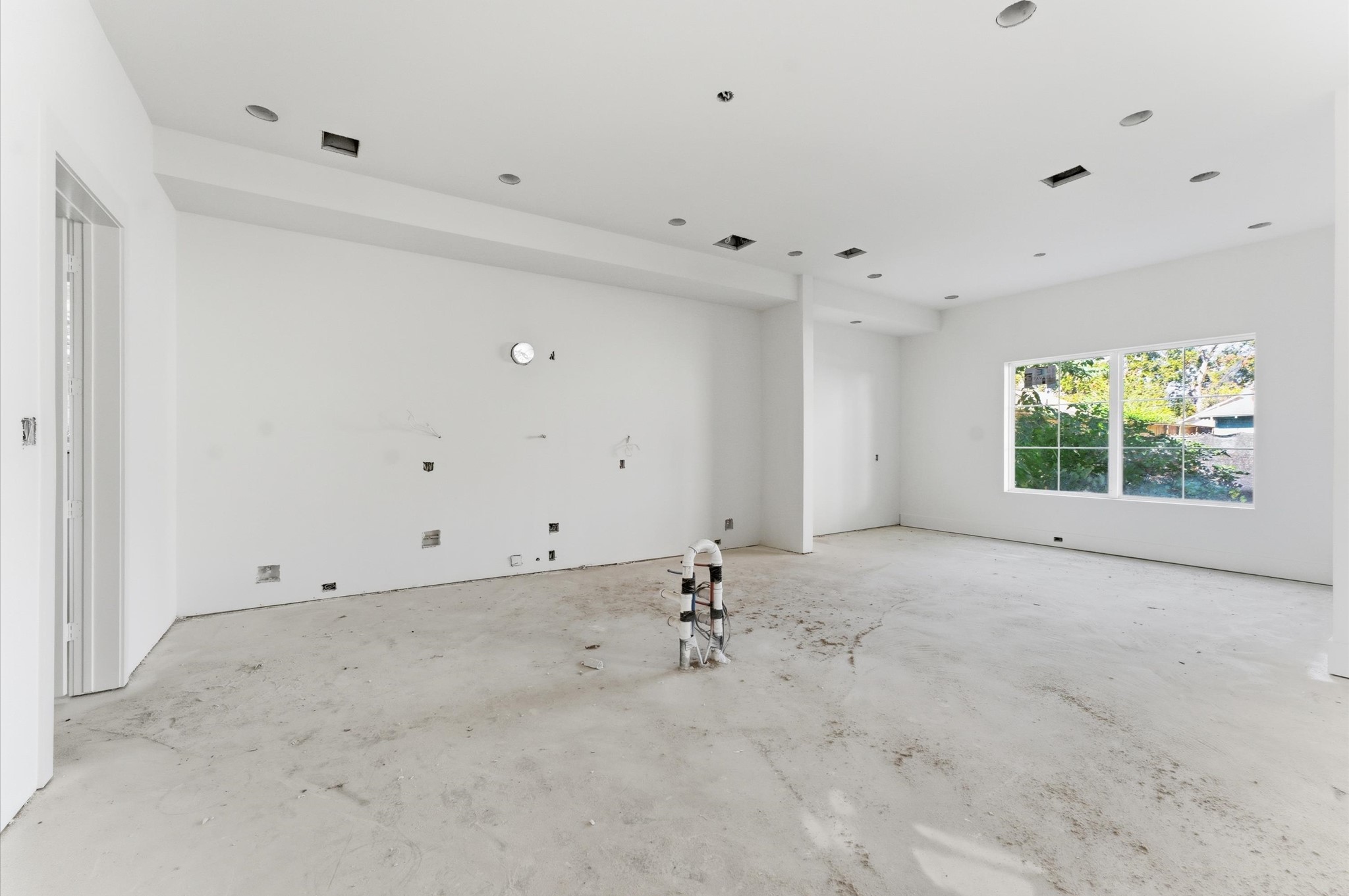 1106 Robbie Street Houston, TX 77009 - Photo 5 of 38 a view of an empty room