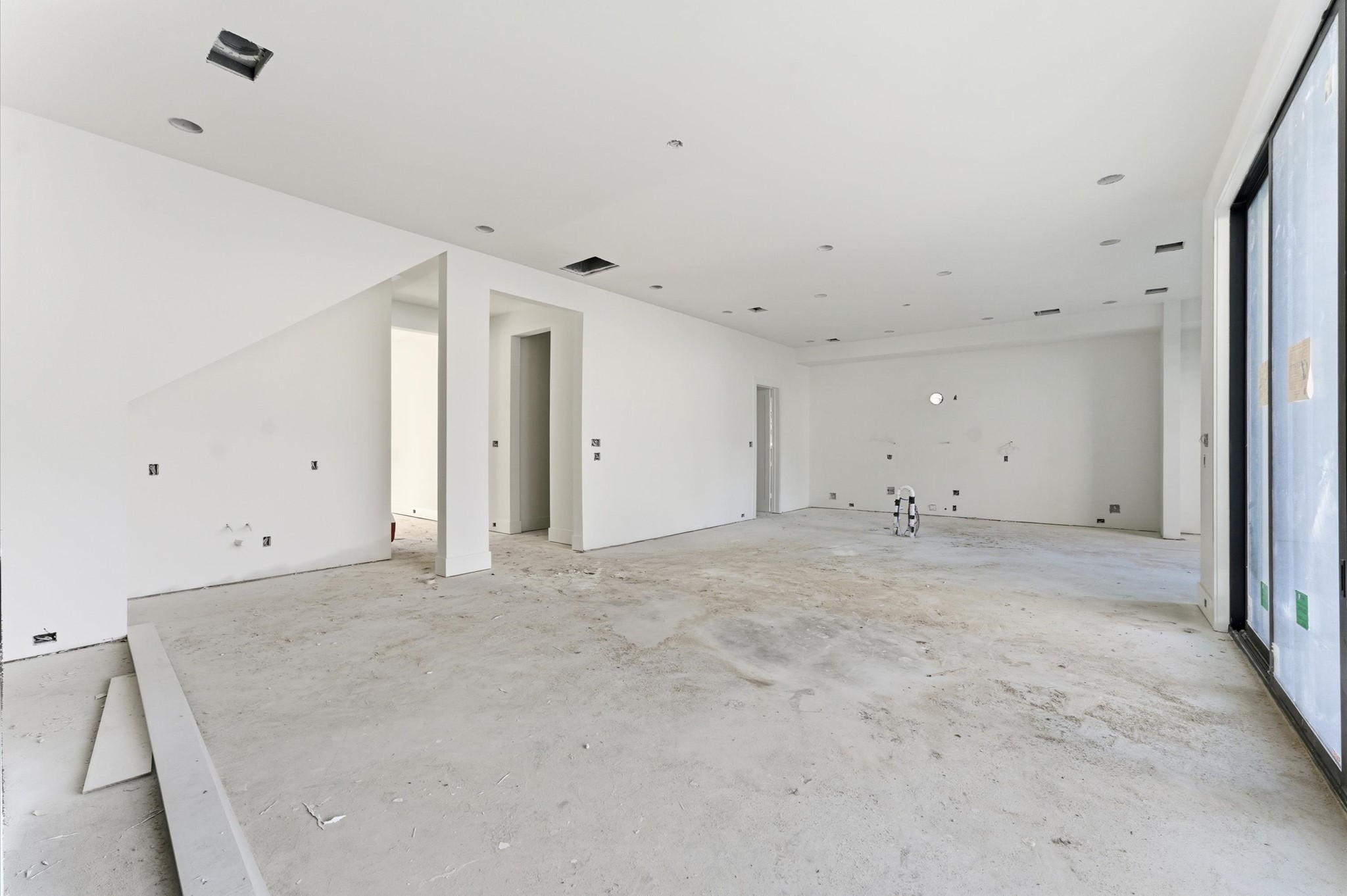 1106 Robbie Street Houston, TX 77009 - Photo 7 of 38 a view of an empty room