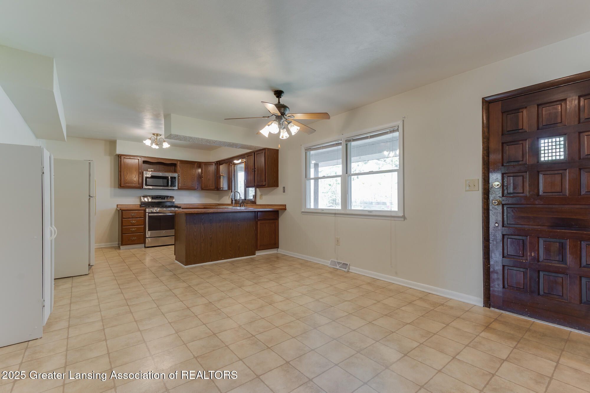 1508 South Canal Road Lansing, MI 48917 - Photo 15 of 55 1508_S_Canal_PAUL-28