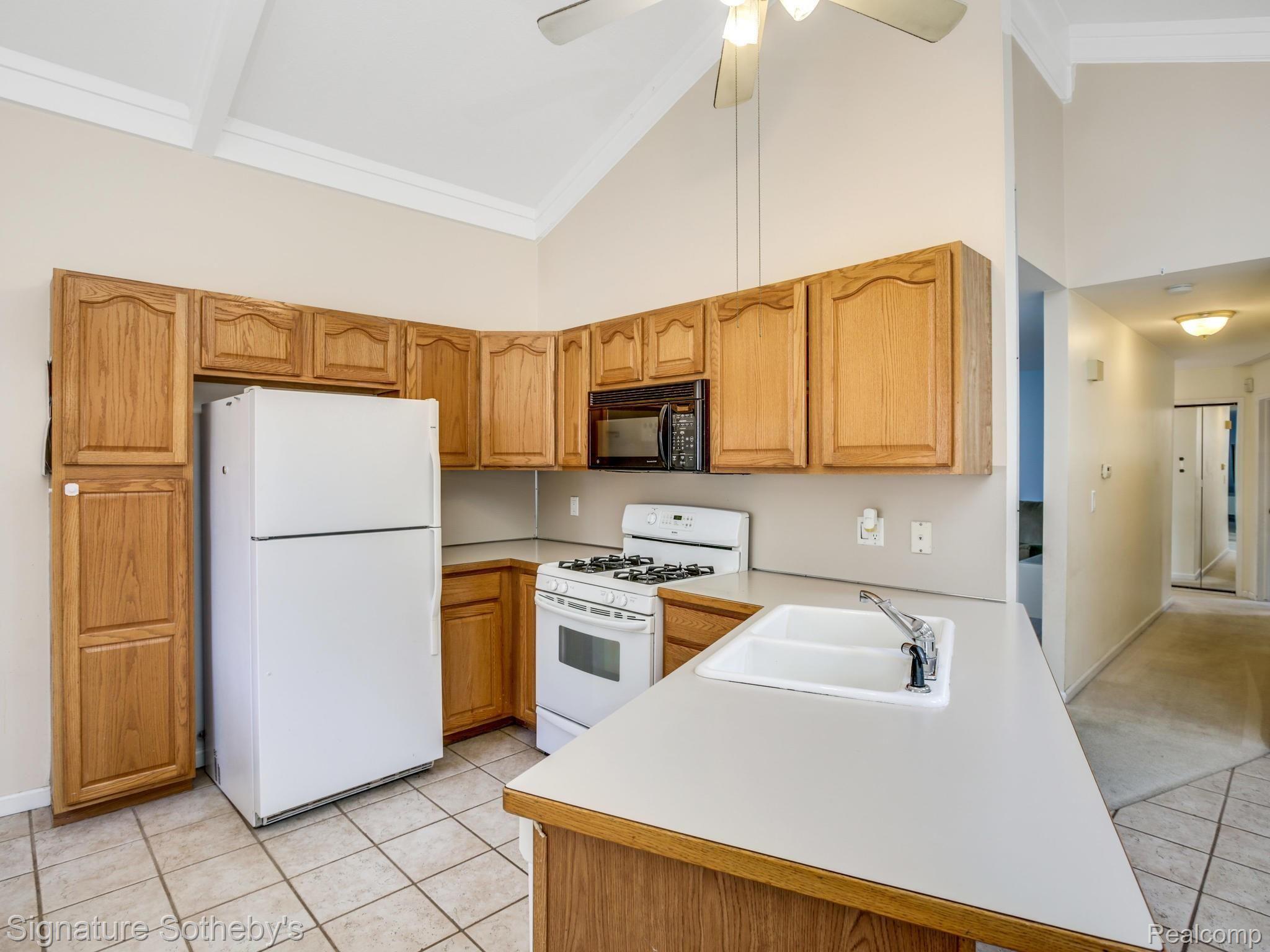 43805 Hanford Road Canton, MI 48187 - Photo 8 of 28 43805 Hanford Rd Canton MI-006-002-43805 Hanford Road0006-MLS_Size.jpg