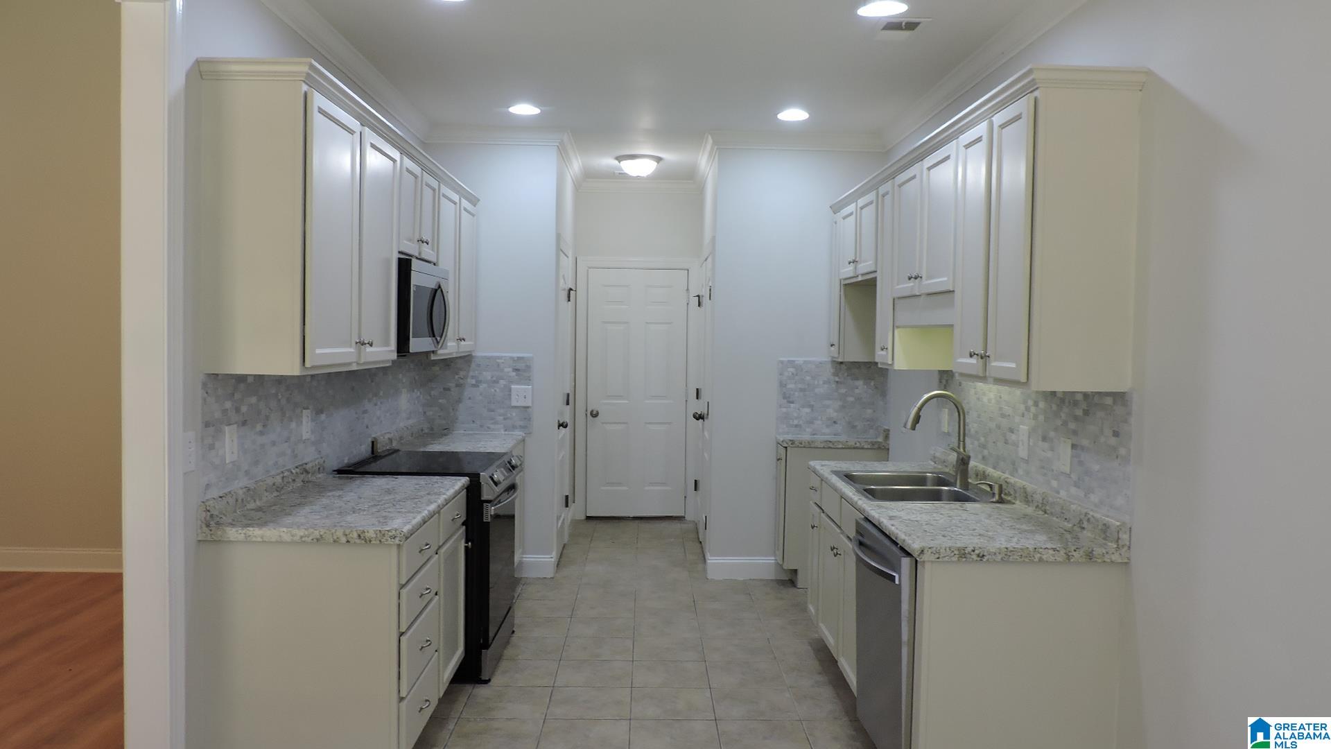 1032 Kerry Drive Calera, AL 35040 - Photo 12 of 28