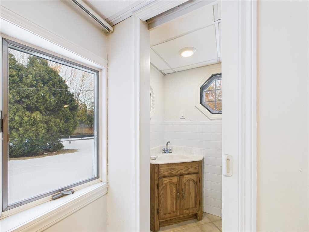 299 West Allenton Road North Kingstown, RI 02852 - Photo 6 of 25 Primary powder room
