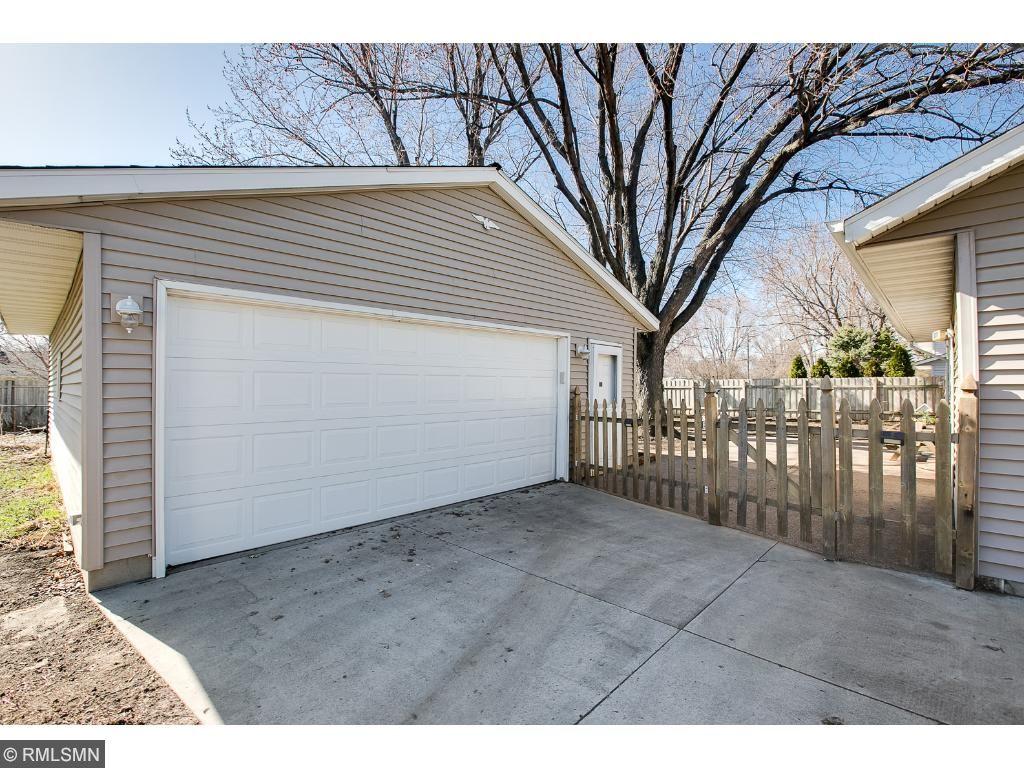 132 Hayes Road Apple Valley, MN 55124 - Photo 22 of 24 Gallery Image 22