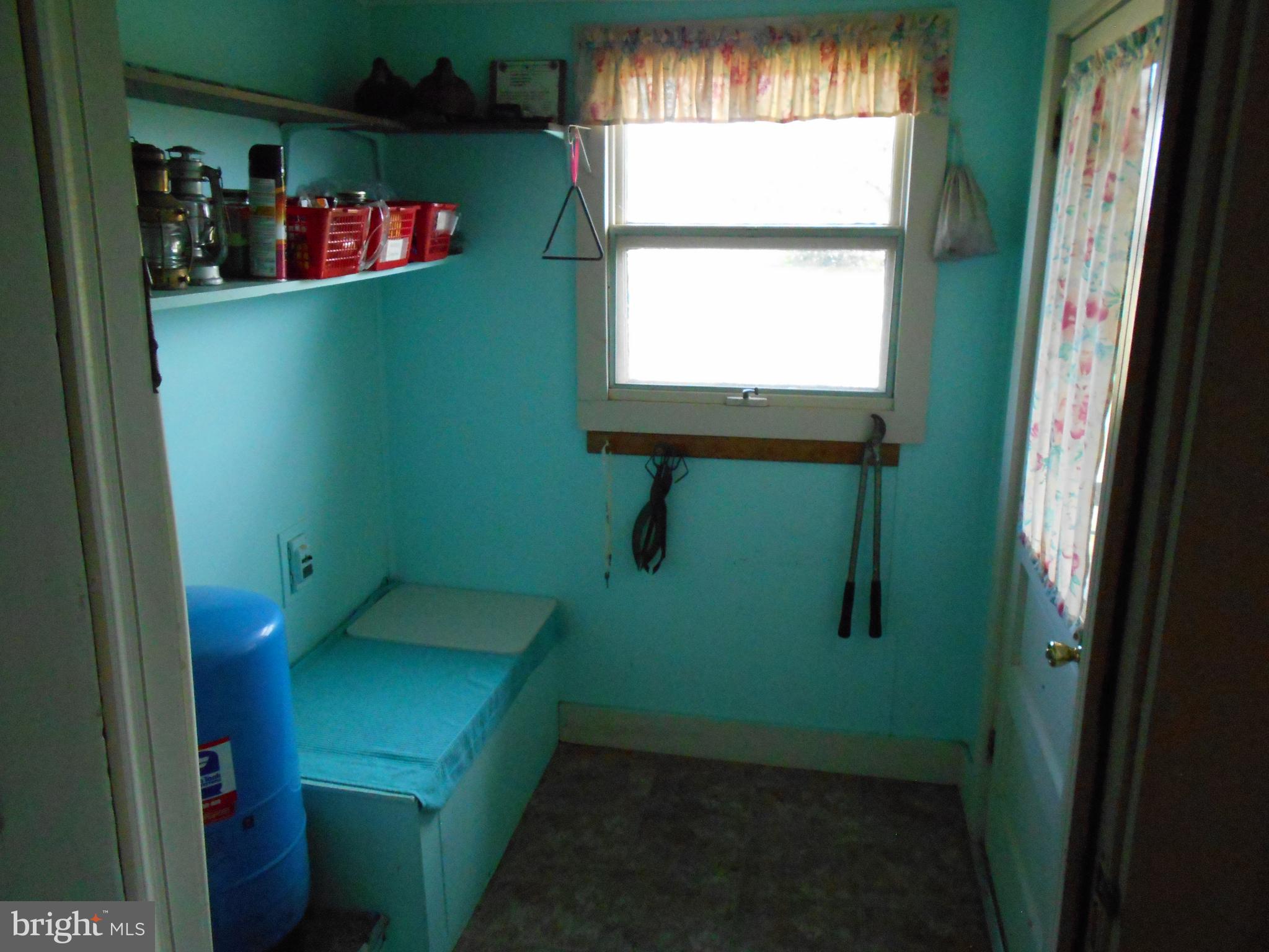 5841 Hudson Wharf Road Cambridge, MD 21613 - Photo 24 of 45 Utility room